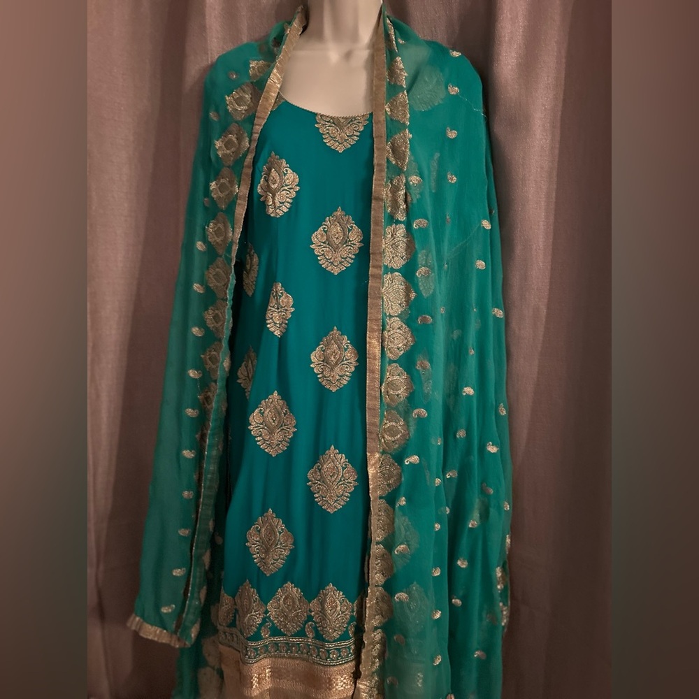 Handmade Elegant Teal and Gold Embroidered Saree tunic with matching Scarf